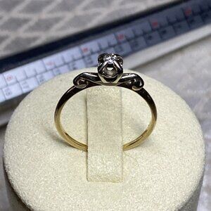 Vintage 14K Yellow Gold Diamond Ring – Elegant & Timeless